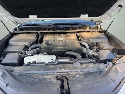 Used 2023 Lexus LX 600 4WD w/ Accessory Package (Z1) image 9