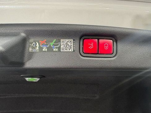 Used 2025 Mercedes-Benz C 36 AMG S image 35