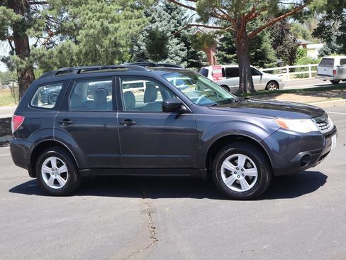 Used 2011 Subaru Forester 2.5X w/ Popular Equipment Group 1A AWD/4WD image 2