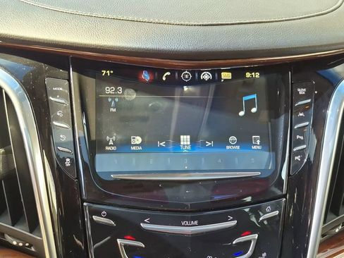 Used 2018 Cadillac Escalade Premium Luxury AWD/4WD image 5