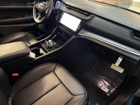 New 2026 Jeep Grand Cherokee Limited AWD/4WD image 15