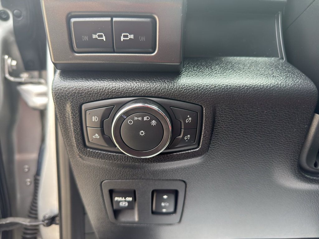 Used 2018 Ford F150 Lariat w/ Equipment Group 502A Luxury AWD/4WD image 24