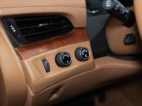 Used 2016 Cadillac Escalade ESV Platinum image 23