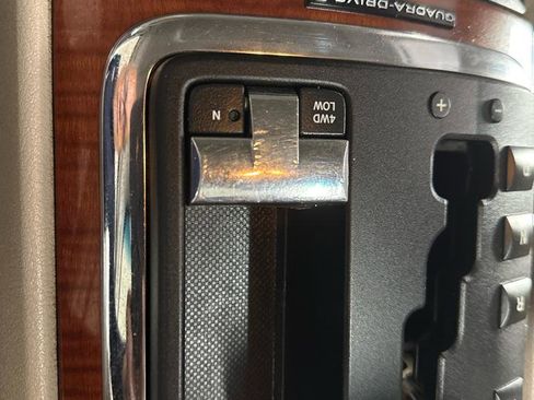 Used 2005 Jeep Grand Cherokee Limited image 59