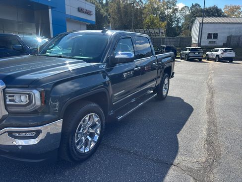 Used 2017 GMC Sierra 1500 SLT image 2