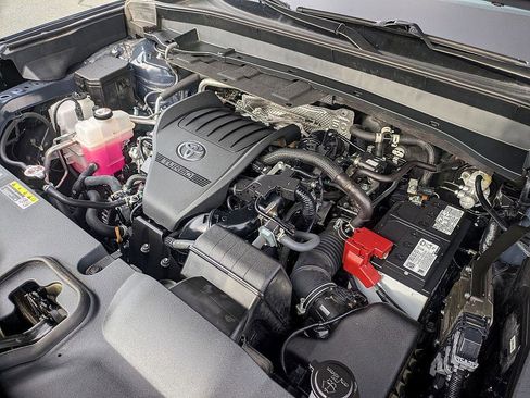 Used 2024 Toyota Grand Highlander XLE image 37