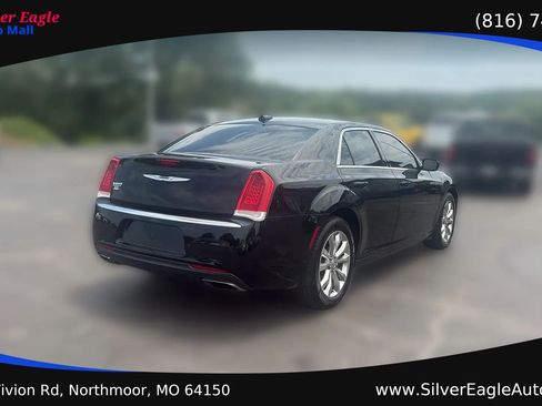 Used 2017 Chrysler 300 Limited w/ 300 Premium Group AWD/4WD image 5