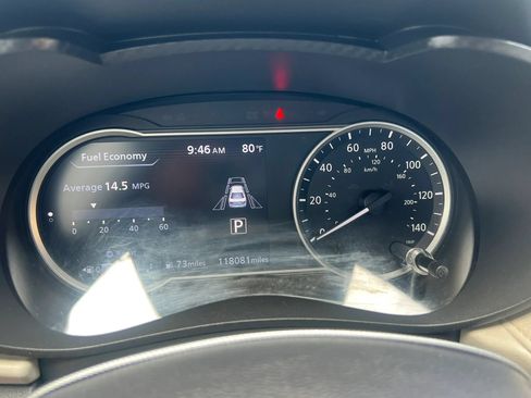 Used 2021 Nissan Versa SV FWD image 16