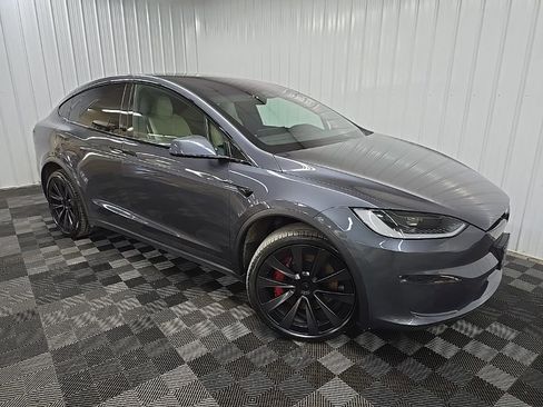 Used 2023 Tesla Model X Plaid image 7