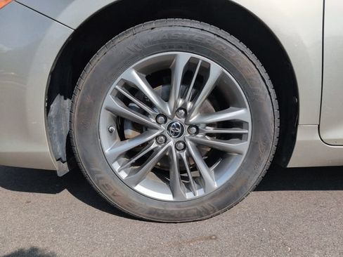 Used 2016 Toyota Camry SE FWD image 10
