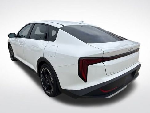 Used 2025 Kia K4 EX image 7