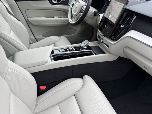 New 2026 Volvo XC60 T8 Ultra w/ Protection Package Premier AWD/4WD image 17