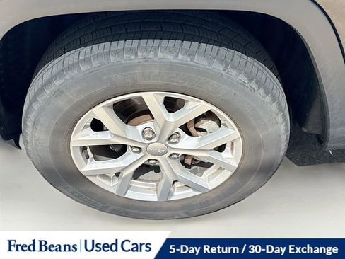 Used 2023 Jeep Grand Cherokee Limited AWD/4WD image 4