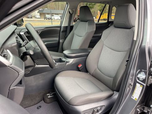 Certified 2025 Toyota RAV4 XLE image 19