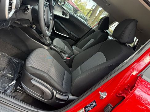 Used 2025 Kia Soul LX w/ LX Technology Package image 22