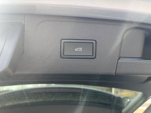 New 2026 Volkswagen Atlas SE image 9