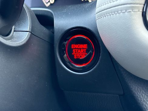 Certified 2023 Honda HR-V LX image 33