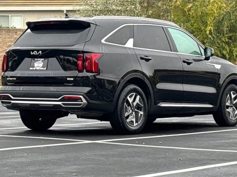 Certified 2023 Kia Sorento EX w/ Panoramic Sunroof Package image 5