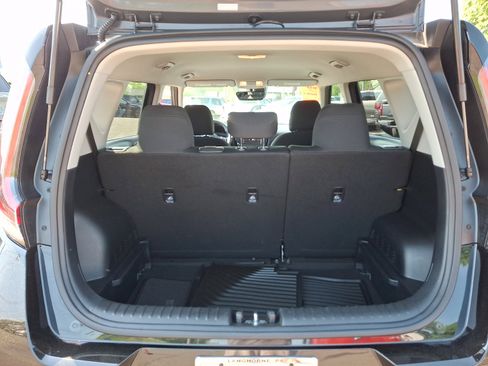 Used 2025 Kia Soul LX FWD image 28
