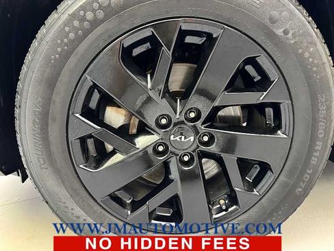 Used 2023 Kia Sorento S AWD/4WD image 9