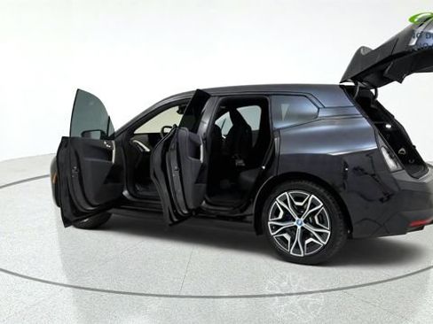Used 2024 BMW iX xDrive50 w/ Sport Package AWD/4WD image 16