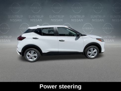 Used 2025 Nissan Kicks Play S FWD image 11