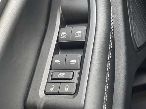 New 2025 Jeep Grand Cherokee Altitude image 9