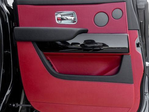 Used 2023 Rolls-Royce Cullinan image 37