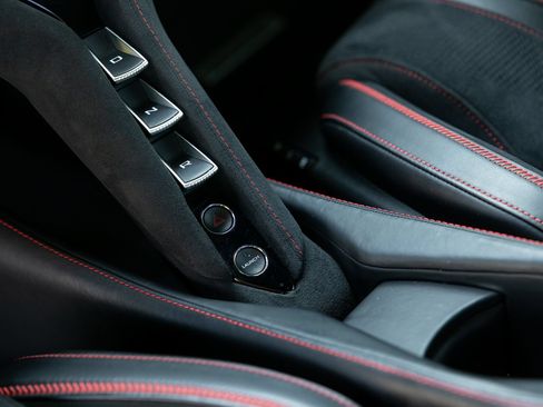 Used 2021 McLaren 720S Performance RWD image 26