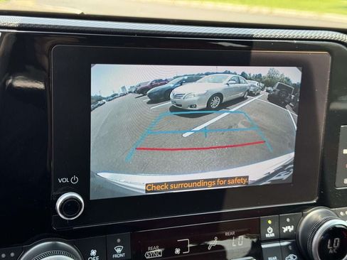 Used 2024 Toyota Highlander XSE FWD image 4