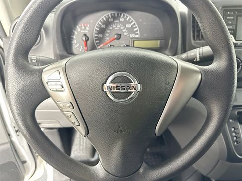 Used 2019 Nissan NV200 S image 18