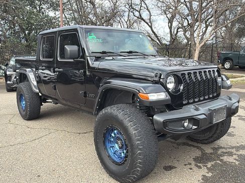 Used 2021 Jeep Gladiator Sport image 3