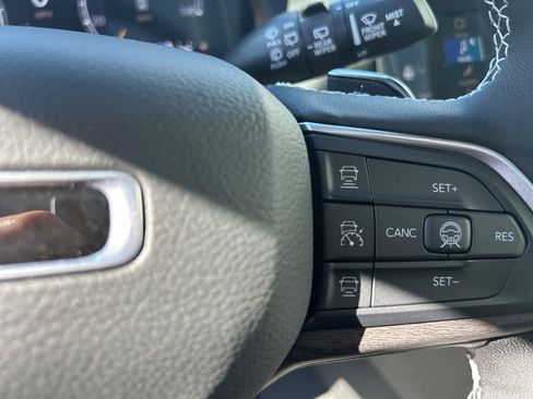 New 2026 Jeep Grand Cherokee Limited RWD image 15