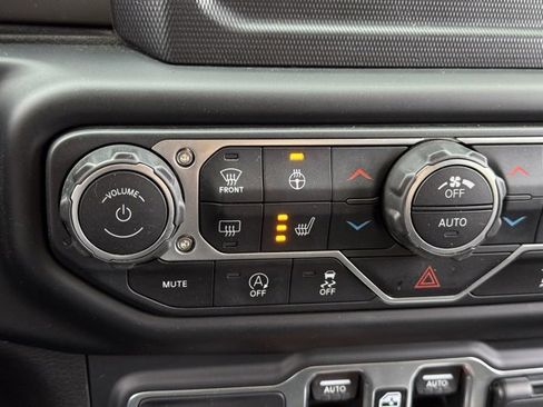 Used 2019 Jeep Wrangler Unlimited Sport S image 13