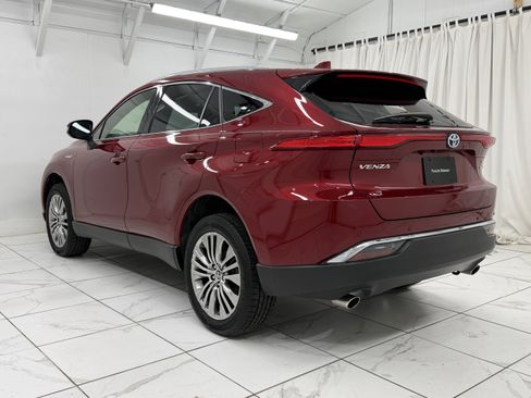 Used 2021 Toyota Venza XLE w/ Softex Package image 14