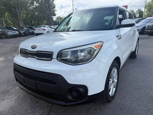 Used 2018 Kia Soul w/ Convenience Package FWD image 3