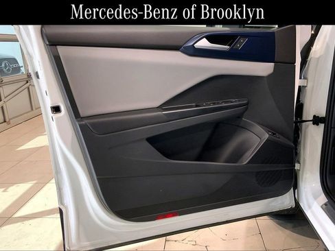 Used 2023 Volkswagen Taos SE w/ Panoramic Sunroof Package image 20