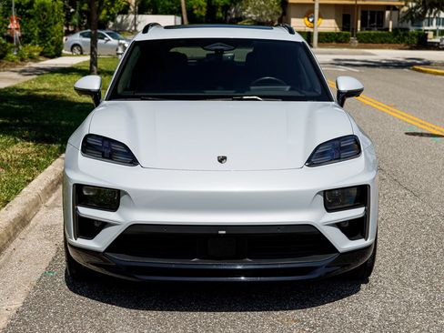 Used 2025 Porsche Macan Turbo Electric AWD/4WD image 14