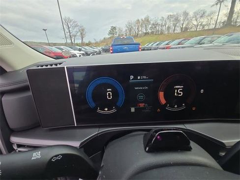 Certified 2025 Hyundai Santa Fe SEL image 15