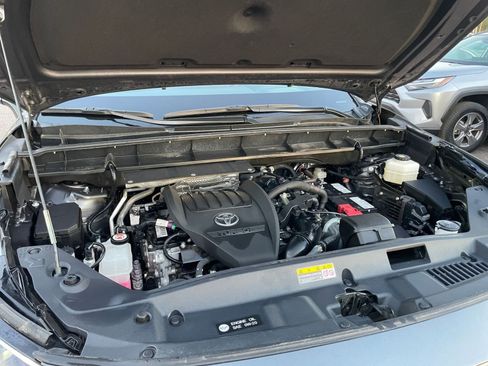 Used 2025 Toyota Highlander LE image 34