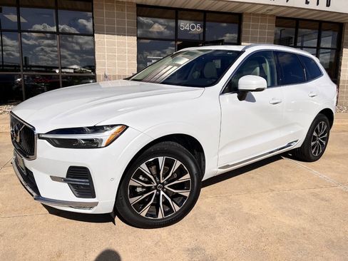 Used 2023 Volvo XC60 B5 Plus AWD/4WD image 2