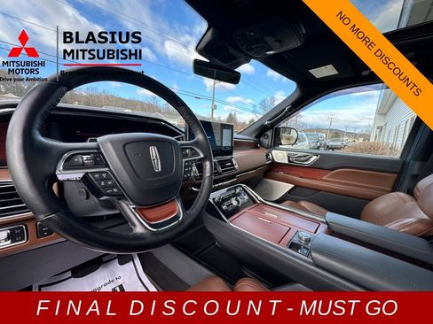 Used 2022 Lincoln Navigator Reserve image 14