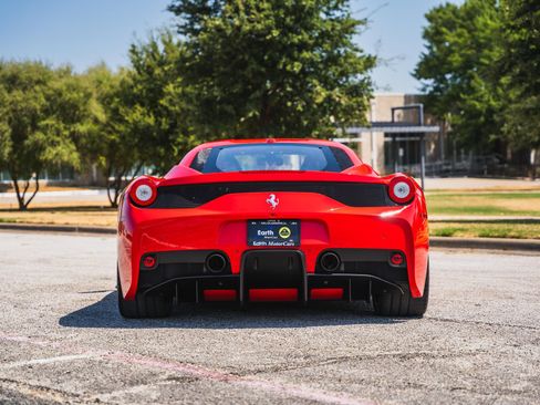 Used 2015 Ferrari 458 Speciale Coupe RWD image 9