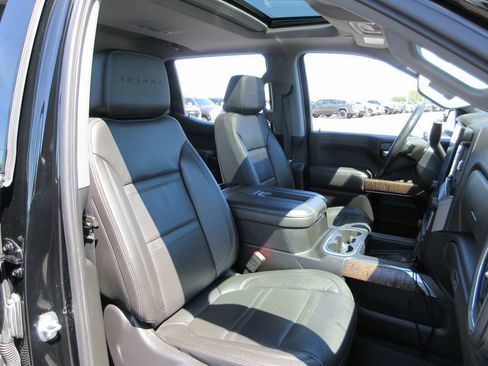 Used 2019 GMC Sierra 1500 Denali w/ Denali Ultimate Package AWD/4WD image 26