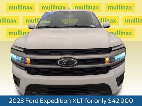 Certified 2023 Ford Expedition XLT image 16