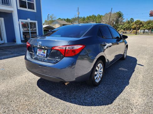 Used 2018 Toyota Corolla LE image 5