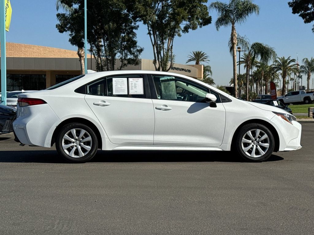 Used 2024 Toyota Corolla LE FWD image 6
