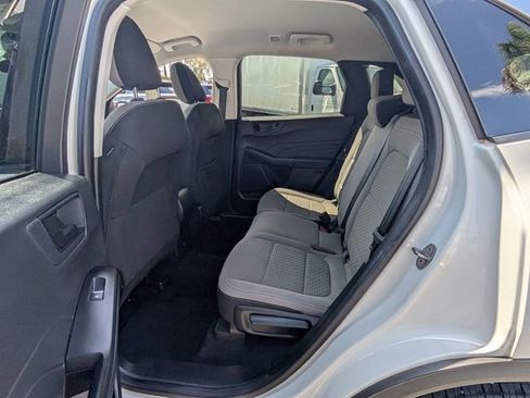 Used 2022 Ford Escape SE image 9