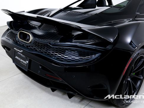 New 2026 McLaren 750S Spider RWD image 34