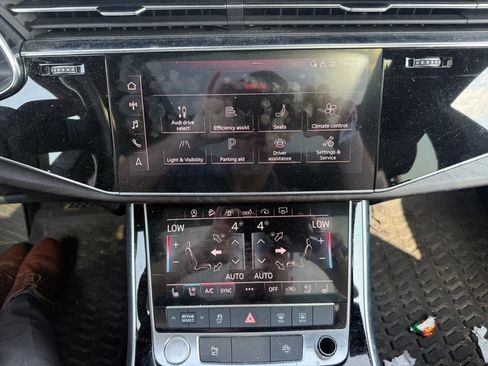 Used 2019 Audi Q8 Premium Plus w/ Premium Plus AWD/4WD image 19